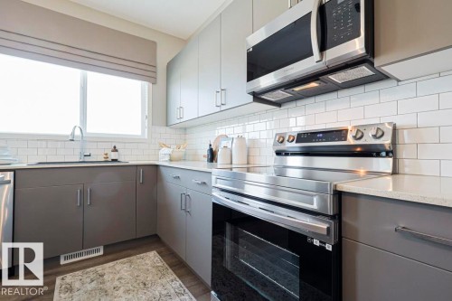 20 Emerald Way, Spruce Grove, AB - Indoor Photo Showing Kitchen
