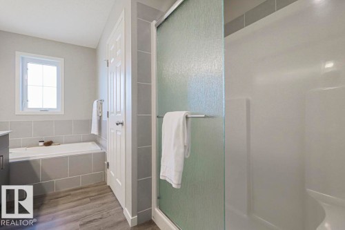 20 Emerald Way, Spruce Grove, AB - Indoor Photo Showing Bathroom