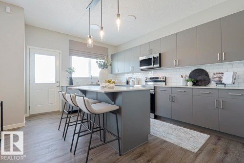 20 Emerald Way, Spruce Grove, AB - Indoor Photo Showing Kitchen With Upgraded Kitchen