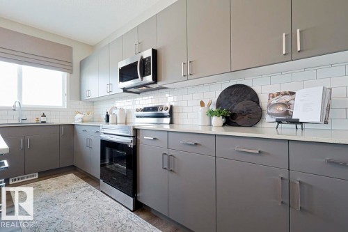 20 Emerald Way, Spruce Grove, AB - Indoor Photo Showing Kitchen