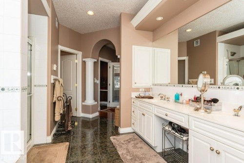 9610 167 Street Sw, Edmonton, AB - Indoor Photo Showing Bathroom