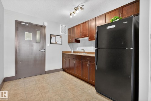 134 11505 Ellerslie Road, Edmonton, AB - Indoor Photo Showing Kitchen