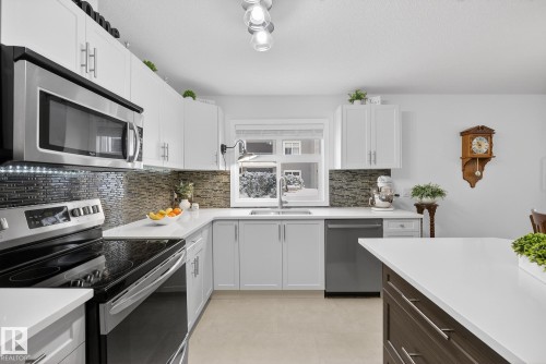 134 11505 Ellerslie Road, Edmonton, AB - Indoor Photo Showing Kitchen With Upgraded Kitchen