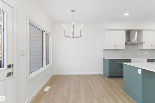 20708 43 Avenue, Edmonton, AB - Indoor Photo Showing Kitchen