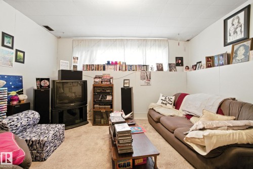 14936 81 Street Nw, Edmonton, AB - Indoor