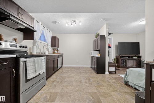 4216 Alexander Bay, Edmonton, AB - Indoor Photo Showing Kitchen