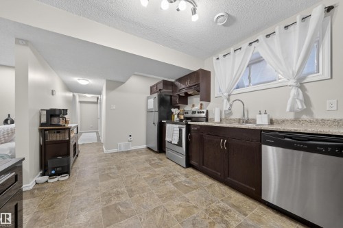 4216 Alexander Bay, Edmonton, AB - Indoor Photo Showing Kitchen