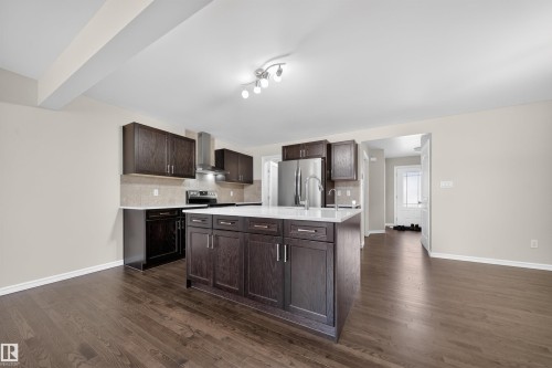 4216 Alexander Bay, Edmonton, AB - Indoor Photo Showing Kitchen
