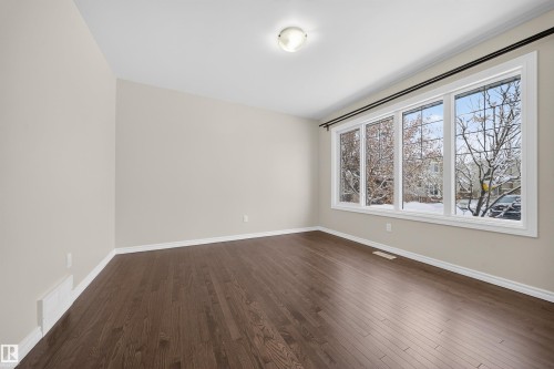 4216 Alexander Bay, Edmonton, AB - Indoor Photo Showing Other Room