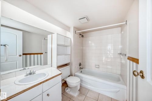 208 10149 Saskatchewan Drive, Edmonton, AB - Indoor Photo Showing Bathroom