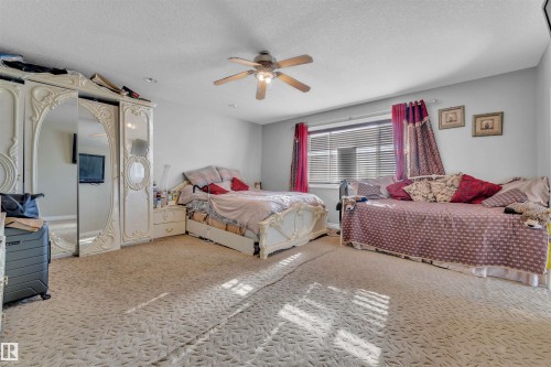 7939 2 Avenue, Edmonton, AB - Indoor Photo Showing Bedroom