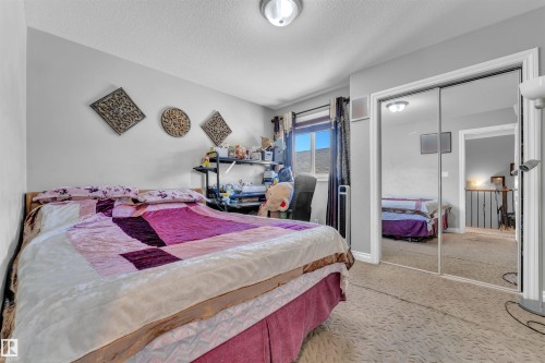 7939 2 Avenue, Edmonton, AB - Indoor Photo Showing Bedroom