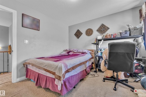 7939 2 Avenue, Edmonton, AB - Indoor Photo Showing Bedroom