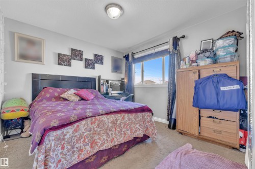 7939 2 Avenue, Edmonton, AB - Indoor Photo Showing Bedroom