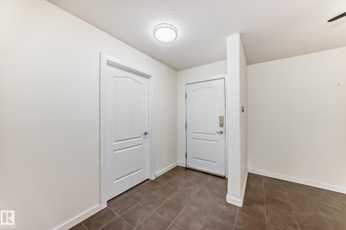 125 278 Suder Greens Drive, Edmonton, AB - Indoor Photo Showing Other Room