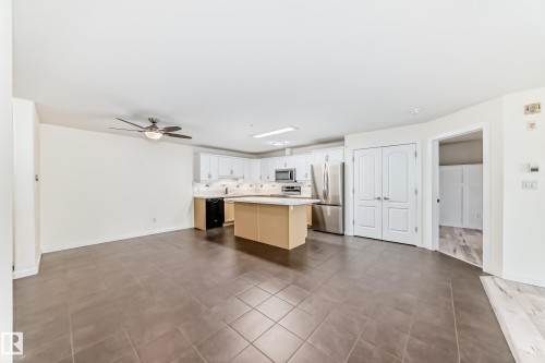 125 278 Suder Greens Drive, Edmonton, AB - Indoor Photo Showing Other Room