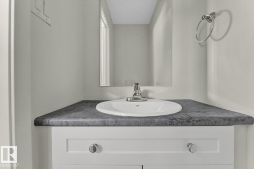 5A Twin Terrace, Edmonton, AB - Indoor Photo Showing Bathroom