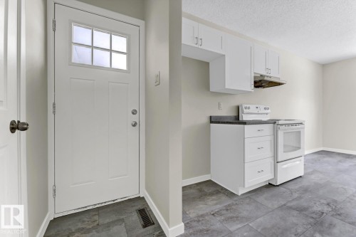 5A Twin Terrace, Edmonton, AB - Indoor