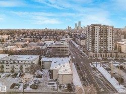 Aerial overview of property's location with skyline - 