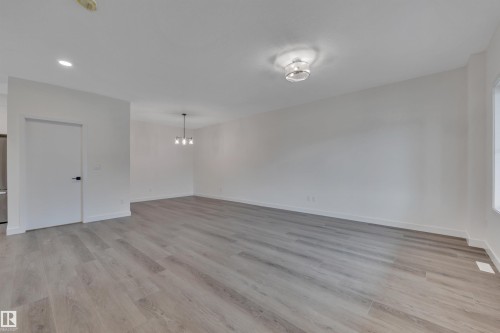 5001 51 Avenue, Calmar, AB - Indoor Photo Showing Other Room