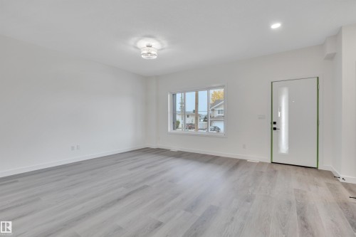 5001 51 Avenue, Calmar, AB - Indoor Photo Showing Other Room