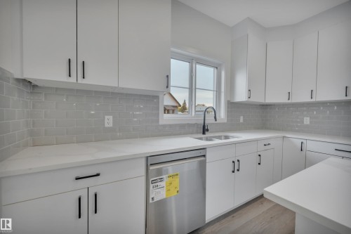 5001 51 Avenue, Calmar, AB - Indoor Photo Showing Kitchen With Double Sink