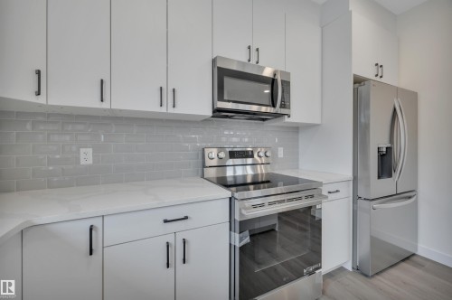 5001 51 Avenue, Calmar, AB - Indoor Photo Showing Kitchen With Upgraded Kitchen