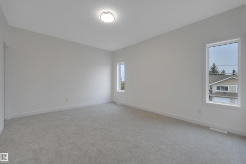 5001 51 Avenue, Calmar, AB - Indoor Photo Showing Other Room