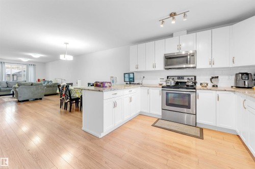 1536 21 Street, Edmonton, AB - Indoor Photo Showing Kitchen
