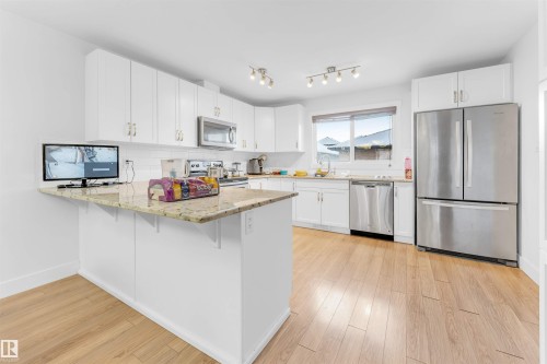 1536 21 Street, Edmonton, AB - Indoor Photo Showing Kitchen With Stainless Steel Kitchen