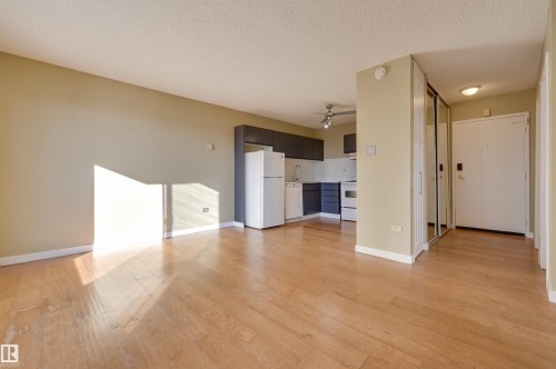 905 10150 117 Street, Edmonton, AB - Indoor