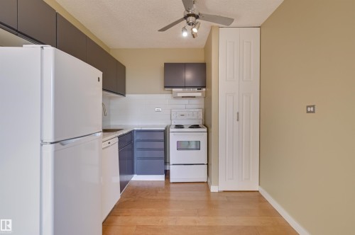 905 10150 117 Street, Edmonton, AB - Indoor Photo Showing Kitchen