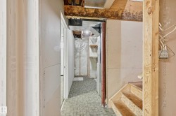 Welcome to 11727 83 ST NW - 