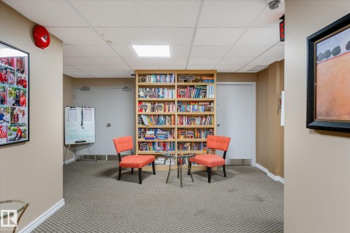 1002 9923 103 Street, Edmonton, AB - Indoor