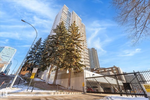 1002 9923 103 Street, Edmonton, AB - Outdoor