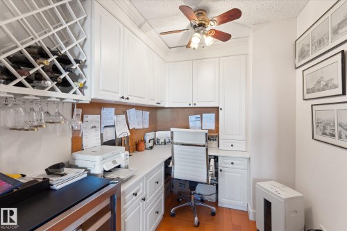 1002 9923 103 Street, Edmonton, AB - Indoor