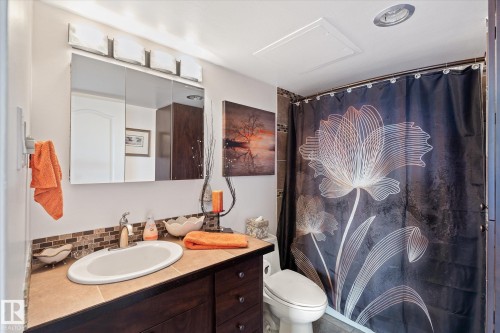 1002 9923 103 Street, Edmonton, AB - Indoor Photo Showing Bathroom