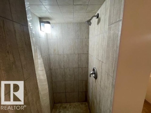 13123 31 Street, Edmonton, AB - Indoor Photo Showing Bathroom