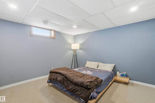 5208 90 Avenue, Edmonton, AB - Indoor Photo Showing Bedroom