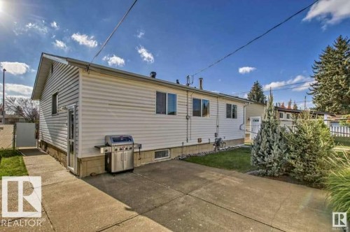 5208 90 Avenue, Edmonton, AB - Outdoor