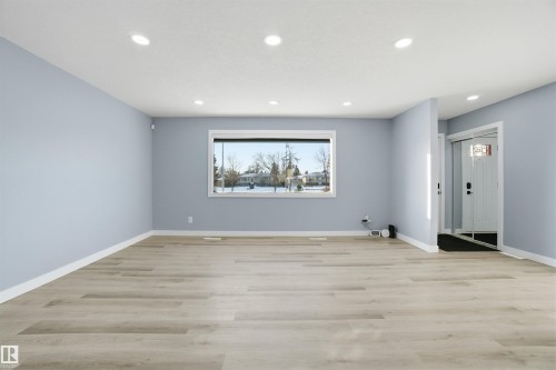 5208 90 Avenue, Edmonton, AB - Indoor