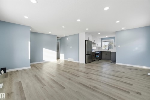 5208 90 Avenue, Edmonton, AB - Indoor