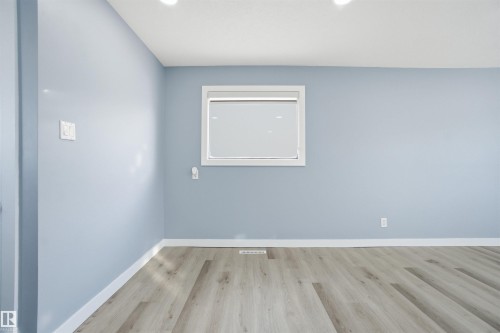 5208 90 Avenue, Edmonton, AB - Indoor Photo Showing Other Room