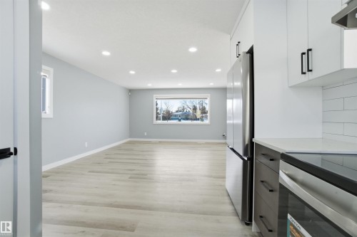 5208 90 Avenue, Edmonton, AB - Indoor Photo Showing Kitchen