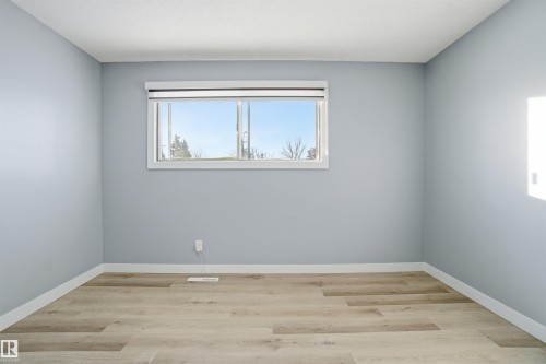 5208 90 Avenue, Edmonton, AB - Indoor Photo Showing Other Room