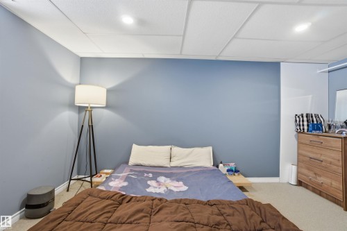 5208 90 Avenue, Edmonton, AB - Indoor Photo Showing Bedroom