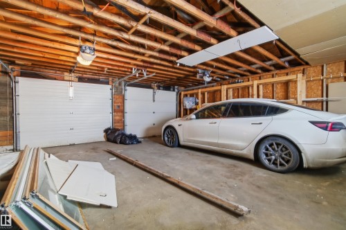 5208 90 Avenue, Edmonton, AB - Indoor Photo Showing Garage