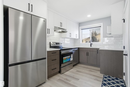 5208 90 Avenue, Edmonton, AB - Indoor Photo Showing Kitchen With Stainless Steel Kitchen With Upgraded Kitchen