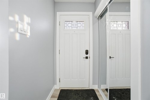 5208 90 Avenue, Edmonton, AB - Indoor Photo Showing Other Room