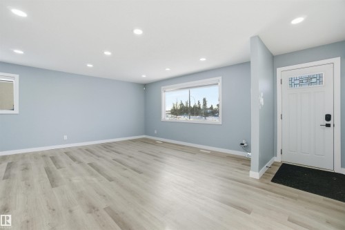 5208 90 Avenue, Edmonton, AB - Indoor Photo Showing Other Room